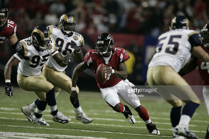 Vick vs Rams 05 playoffs.jpg