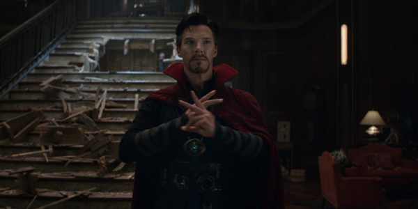 Avengers-Infinity-War-Doctor-Strange-Hand-Motions